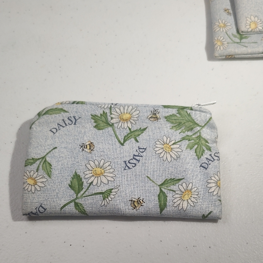 Longaberger Set Of 3 Make Up/Cosmetic Bags In Daisy Fabric - Picture 10 of 11